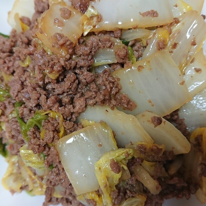 ご飯がすすむ、白菜とミンチの中華炒め